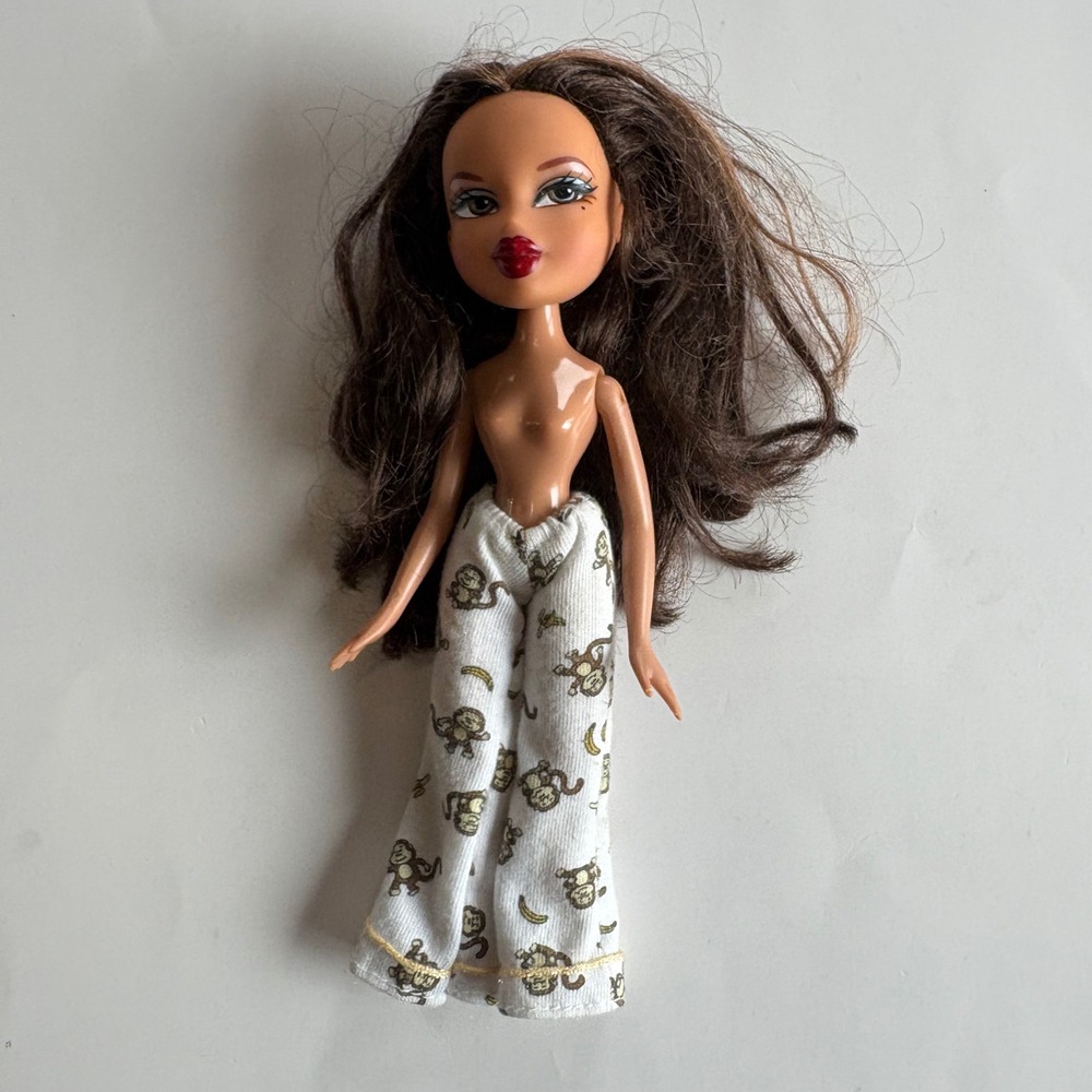Bratz Yasmin Doll 2001‎ MGA Entertainment Brown Hair Monkey Pajama Pants Y2K